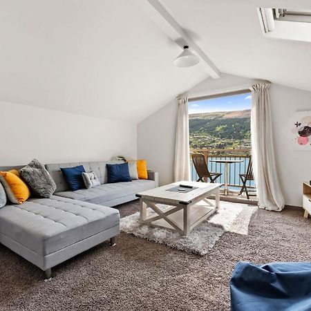 Sunny Lakeview Villa Queenstown Buitenkant foto