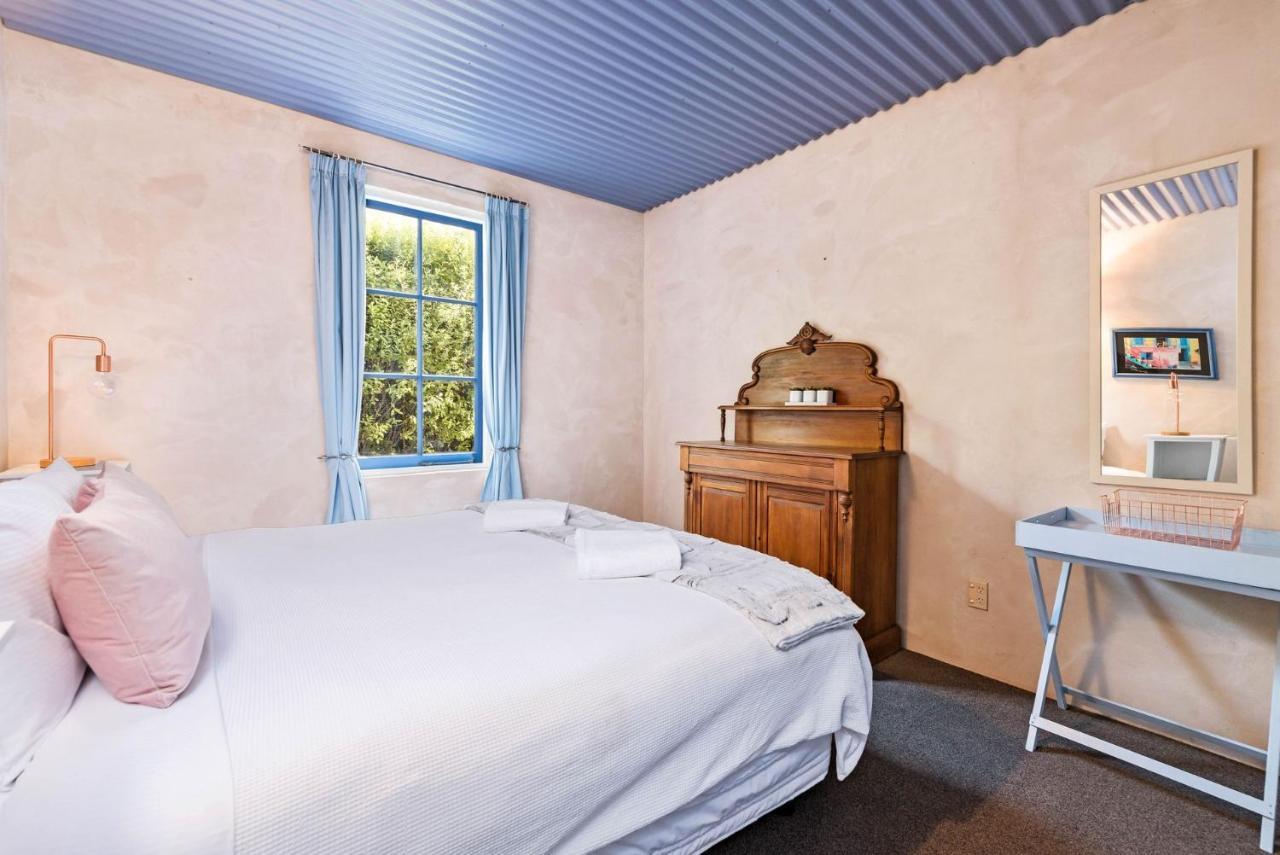Sunny Lakeview Villa Queenstown Buitenkant foto
