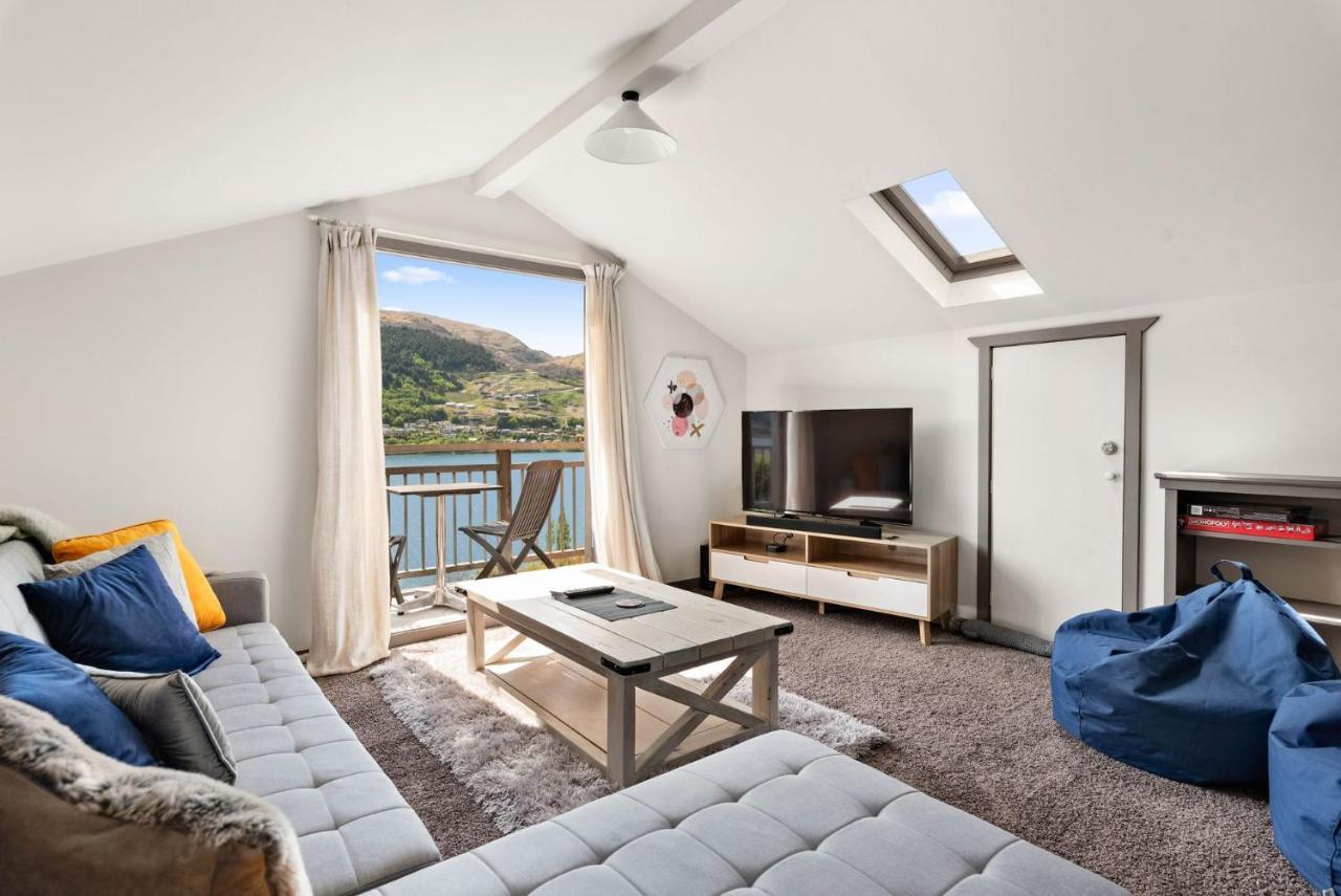 Sunny Lakeview Villa Queenstown Buitenkant foto